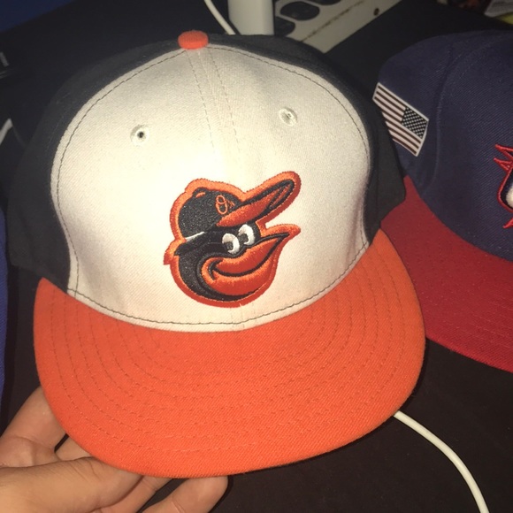 Size to small never worn - Picture 1 of 2